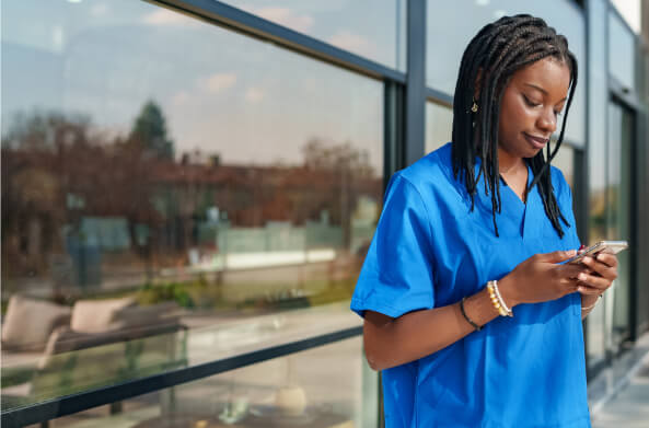 schedules_product_outside_on_phone